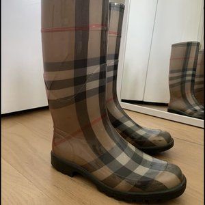 Burberry House Check Rain Boots